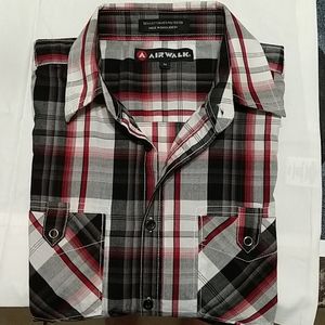 Airwalk plaid short sleeve shirt